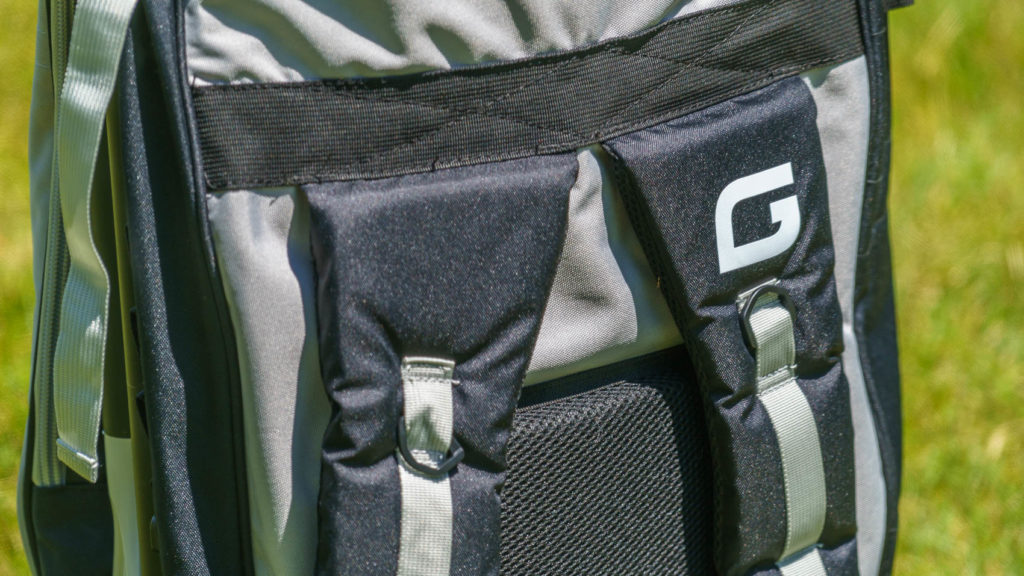 Detail of the well padded shoulder straps.