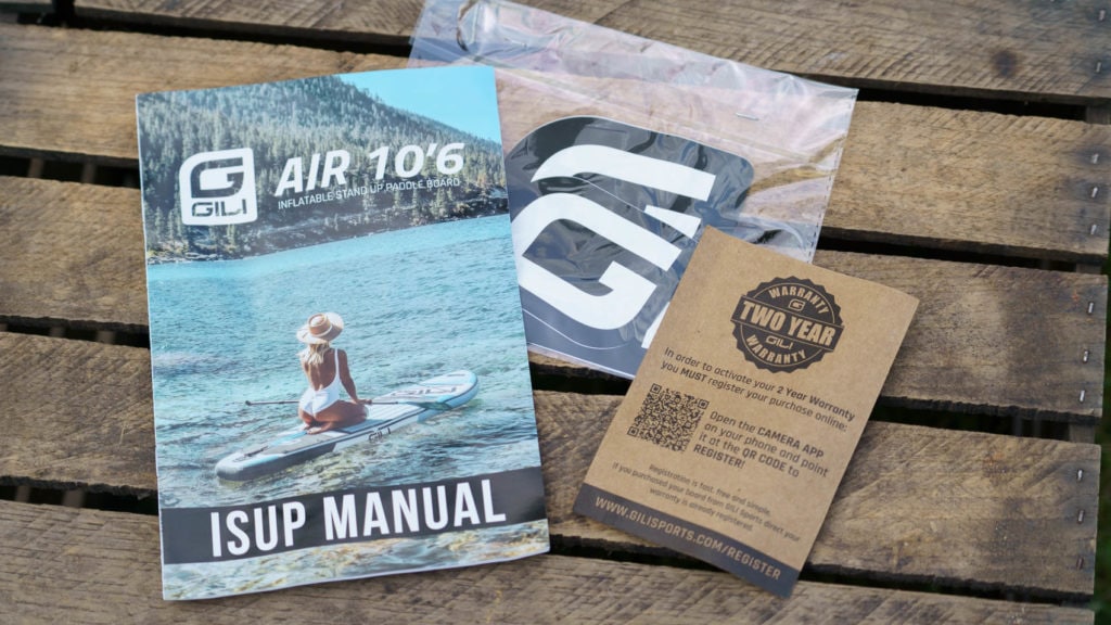 The documentation package includes a manual, warranty card, and Gili sticker pack.