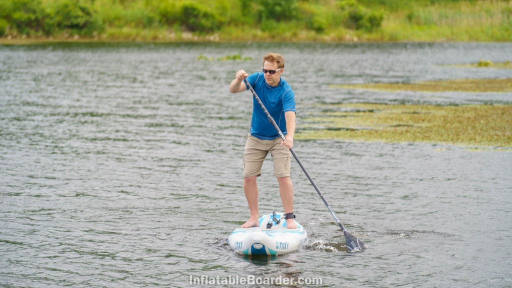 Turning the SUP quickly.