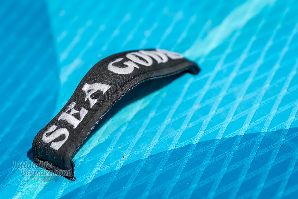 Sea Gods Carta Marina CX iSUP Review - carry handle and deck pad