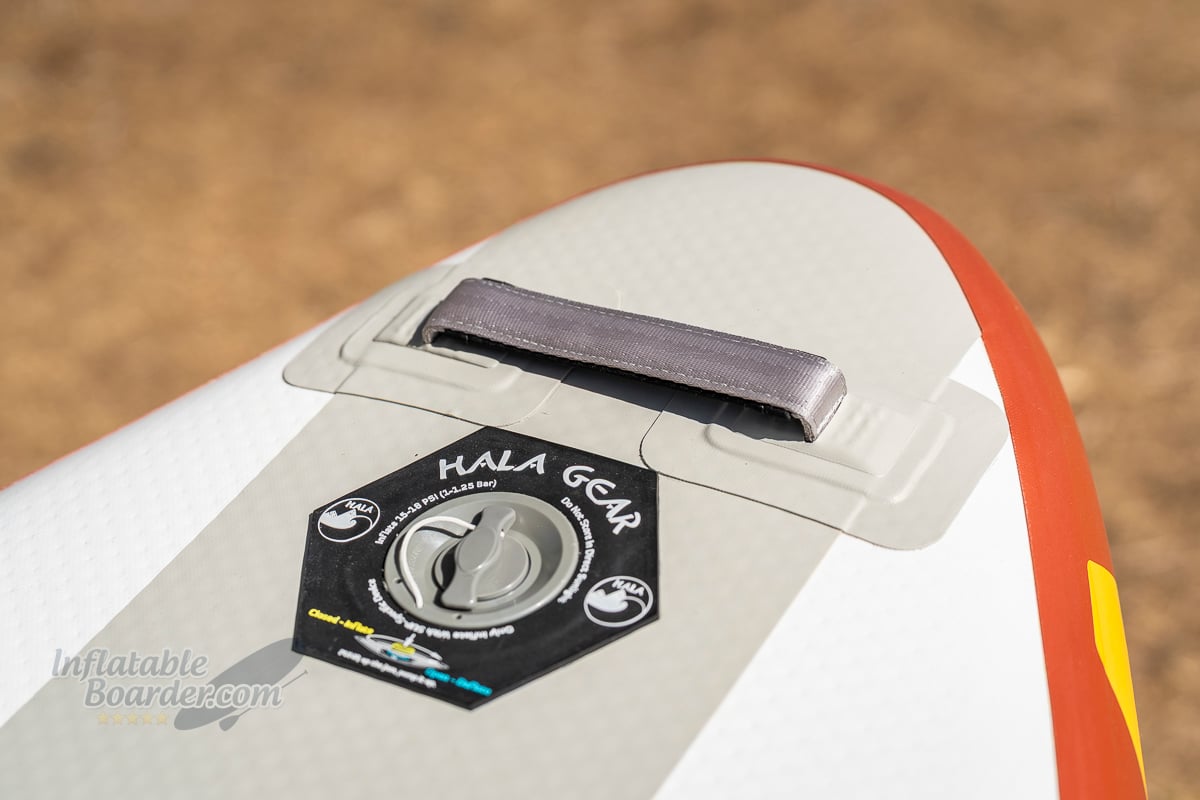 Hala Radito whitewater iSUP review - valve and handle